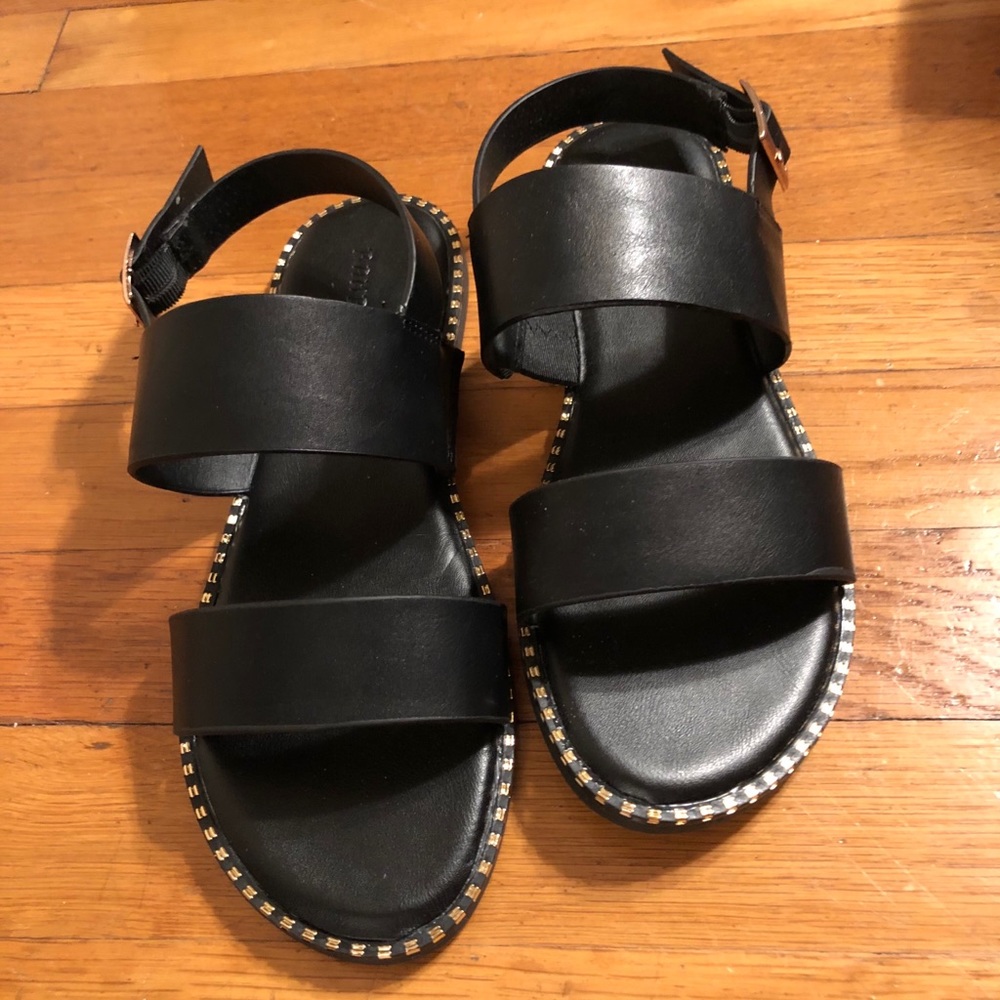 Bamboo size 8 black leather strap sandals